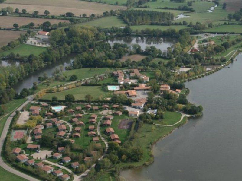 Terres De France - Natura Resort Pescalis Moncoutant Εξωτερικό φωτογραφία